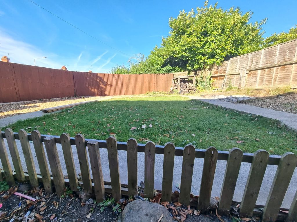 Additional image 12 of 3 bed semi-detached house to rentBraunstone Avenue, Leicester LE3