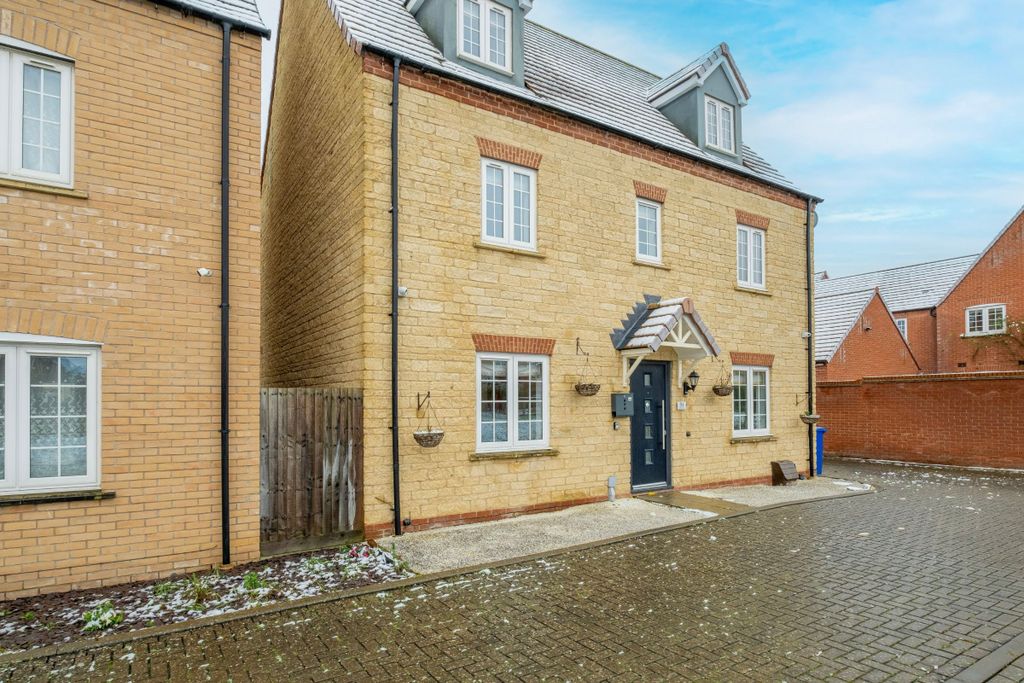 Additional image 33 of 6 bed semi-detached house to rentRedcar Road, Bicester OX26