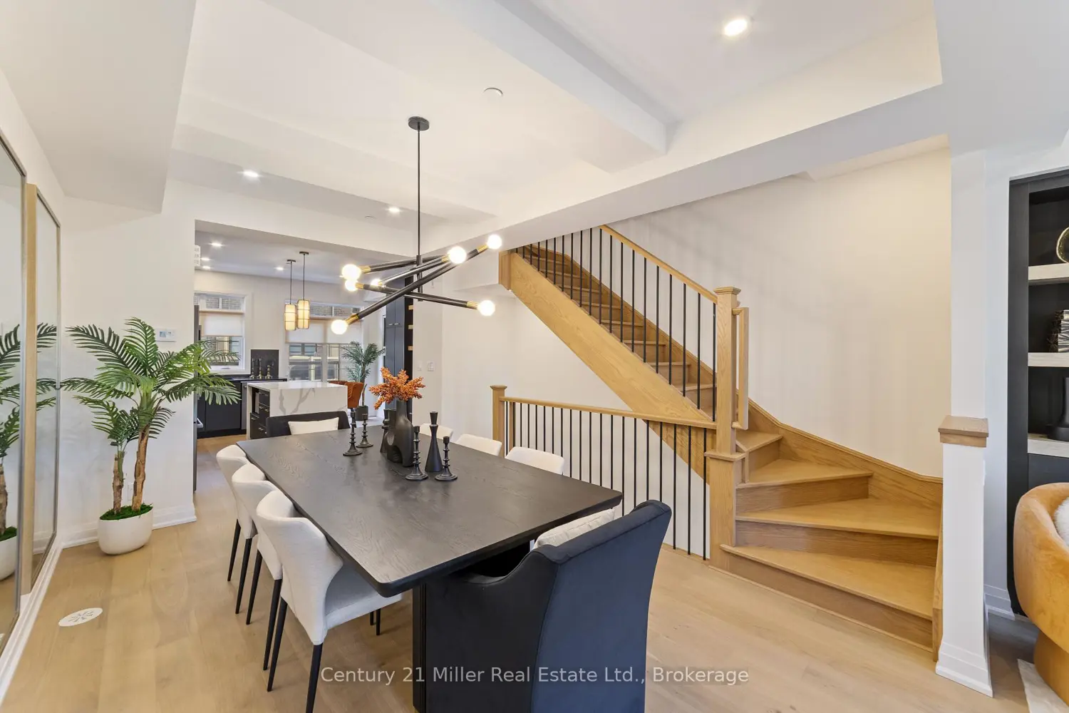 Additional image 5 of 2150 Trafalgar Road 52