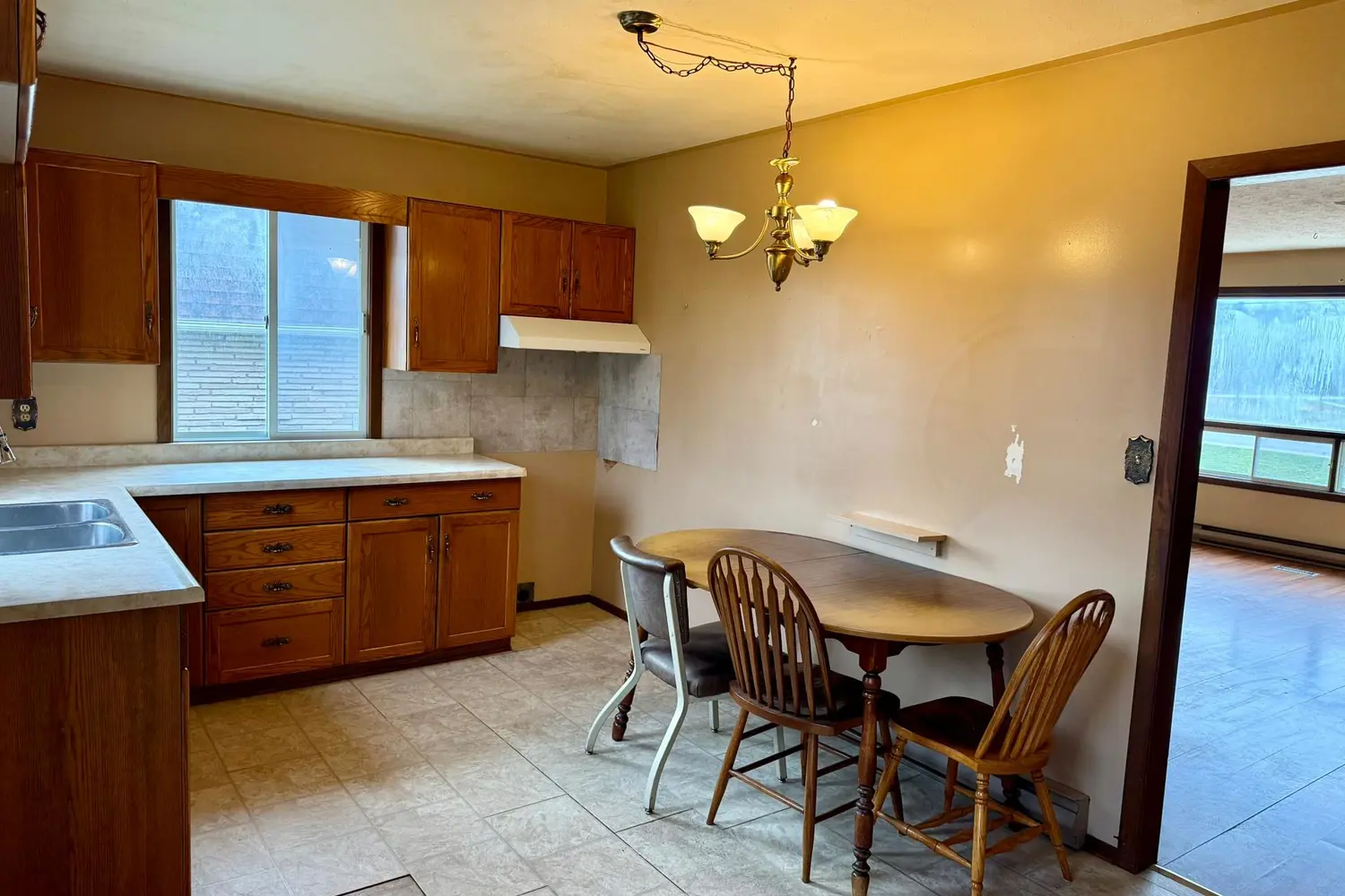 Additional image 10 of 1030 Yonge Street