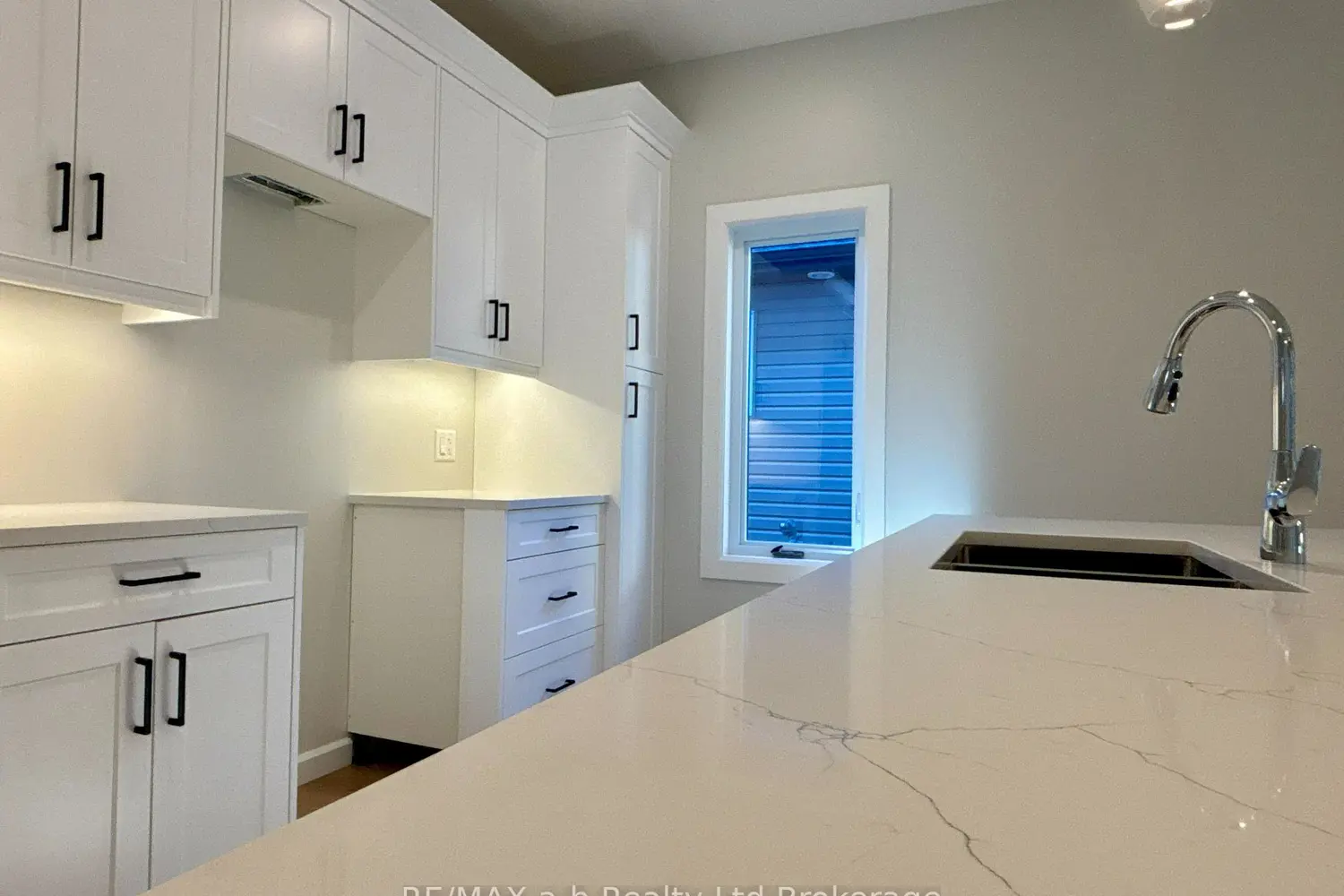 Additional image 6 of 41 Cash Crescent