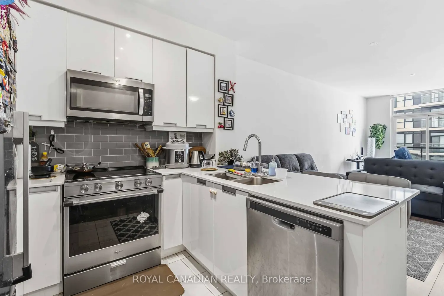 Additional image 10 of 65 Watergarden Drive 1501