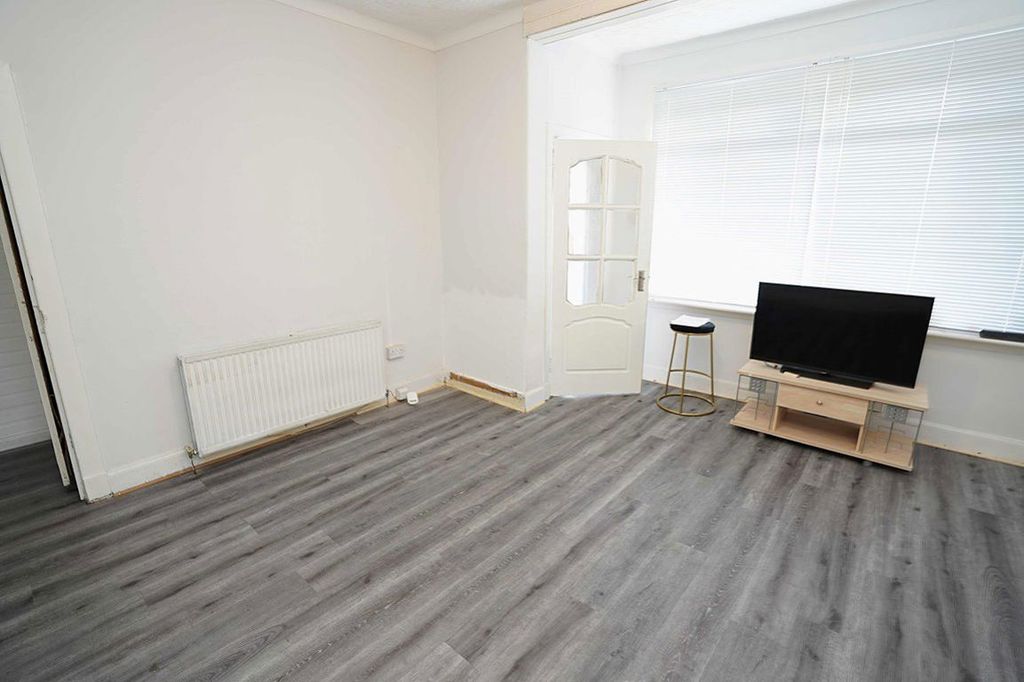 3 bed terraced house to rentBurns Crescent, Harthill, Shotts ML7