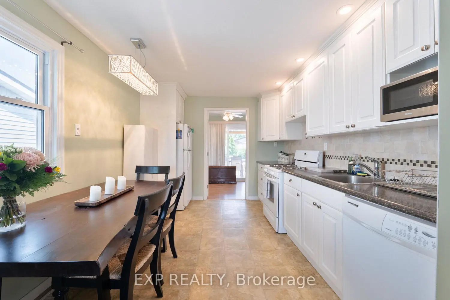 Additional image 4 of 325 Simpson Avenue