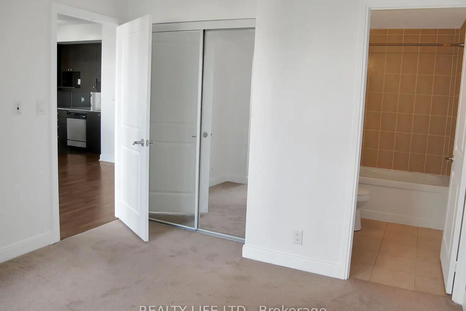 Additional image 9 of 60 Absolute Avenue 1401