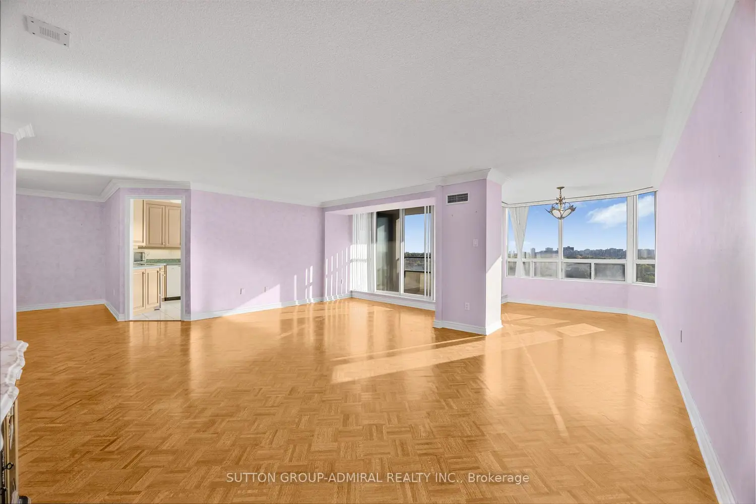 343 Clark Avenue 1402 photo 4