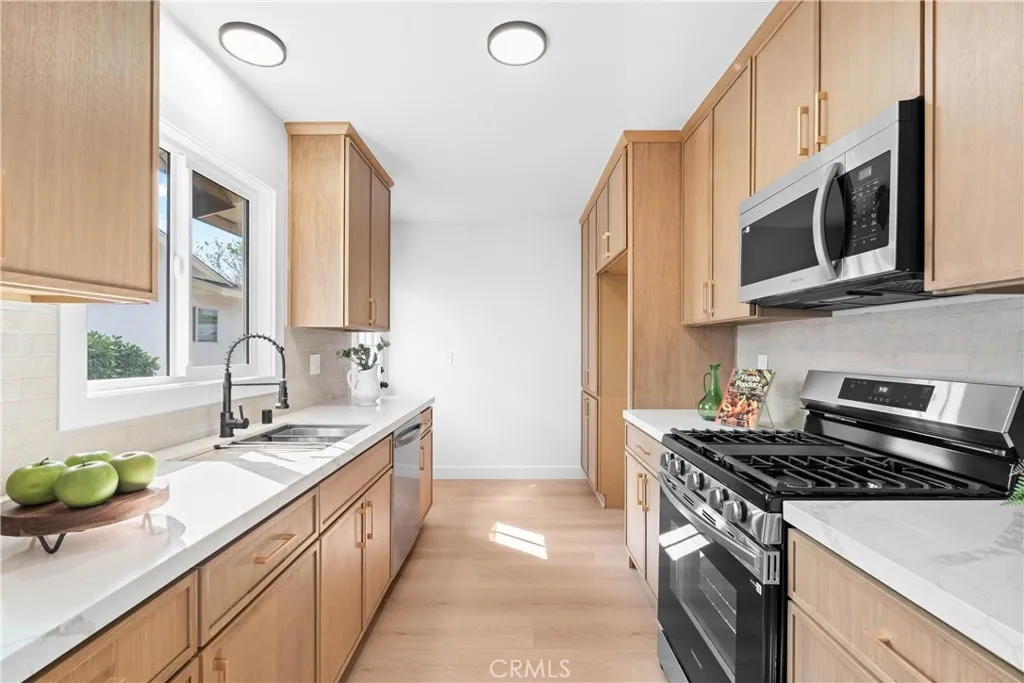 Additional image 9 of 858 W Yale St, Ontario, CA 91762