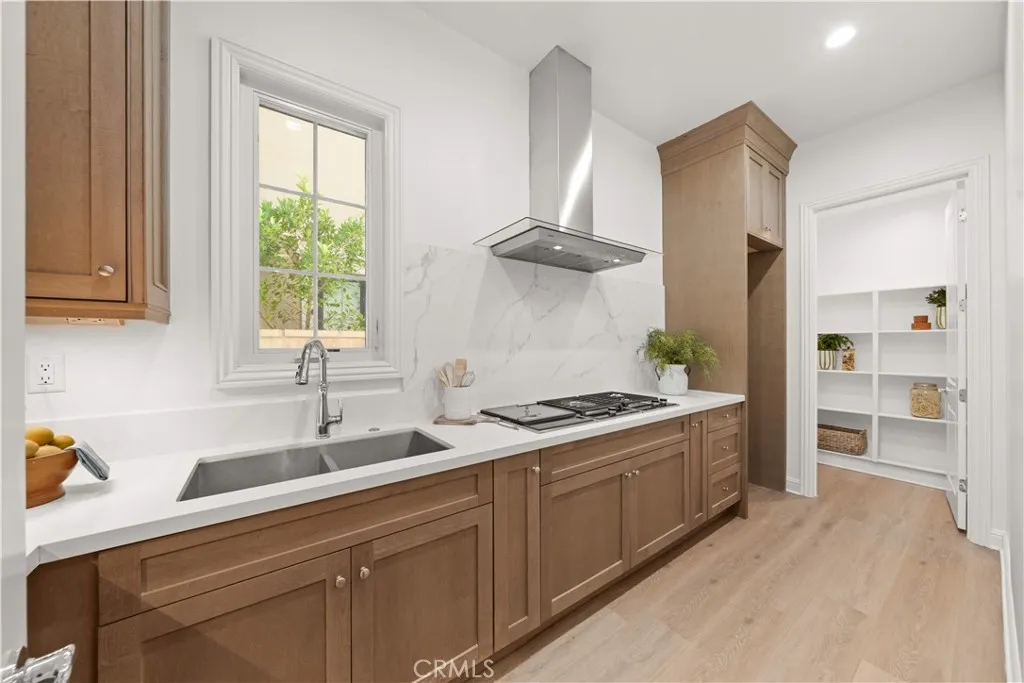 Additional image 98 of 221 Clear Fls, Irvine, CA 92602