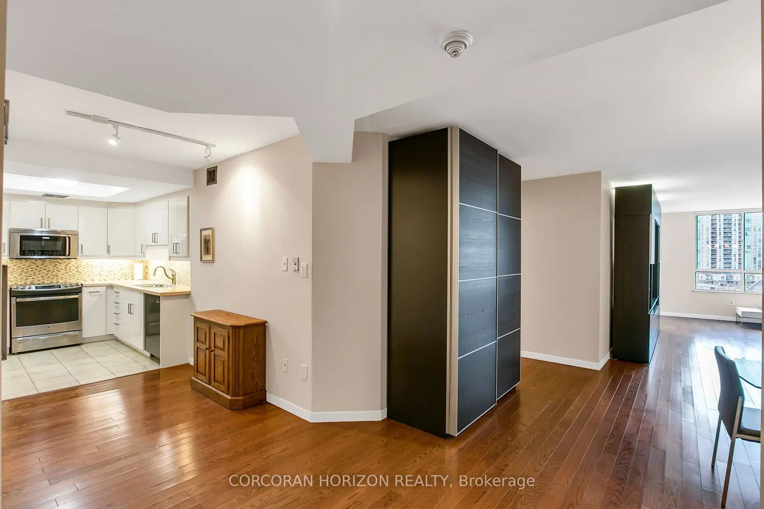 Additional image 4 of 5444 Yonge Street 1001