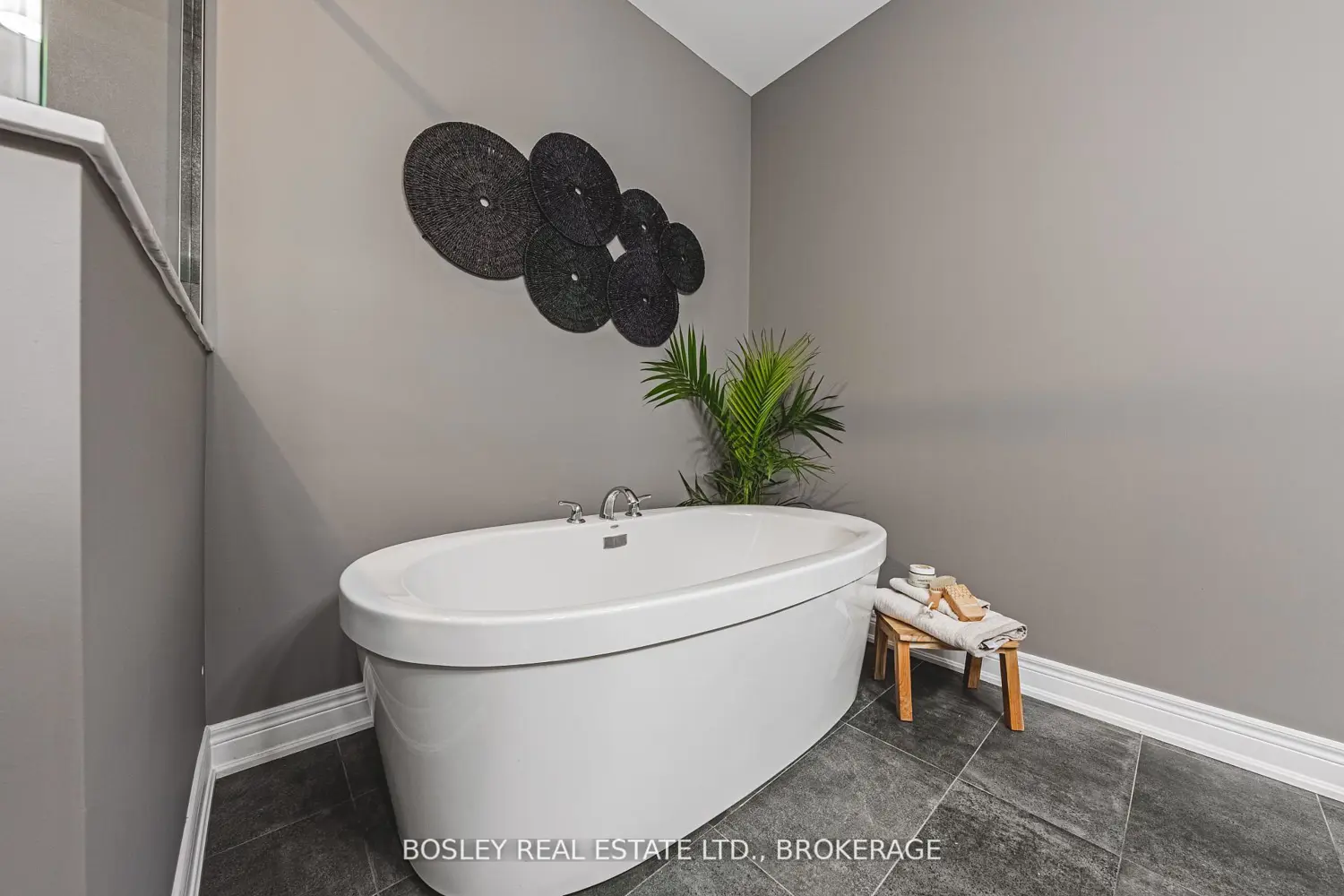 Additional image 12 of 2848 King Street 10