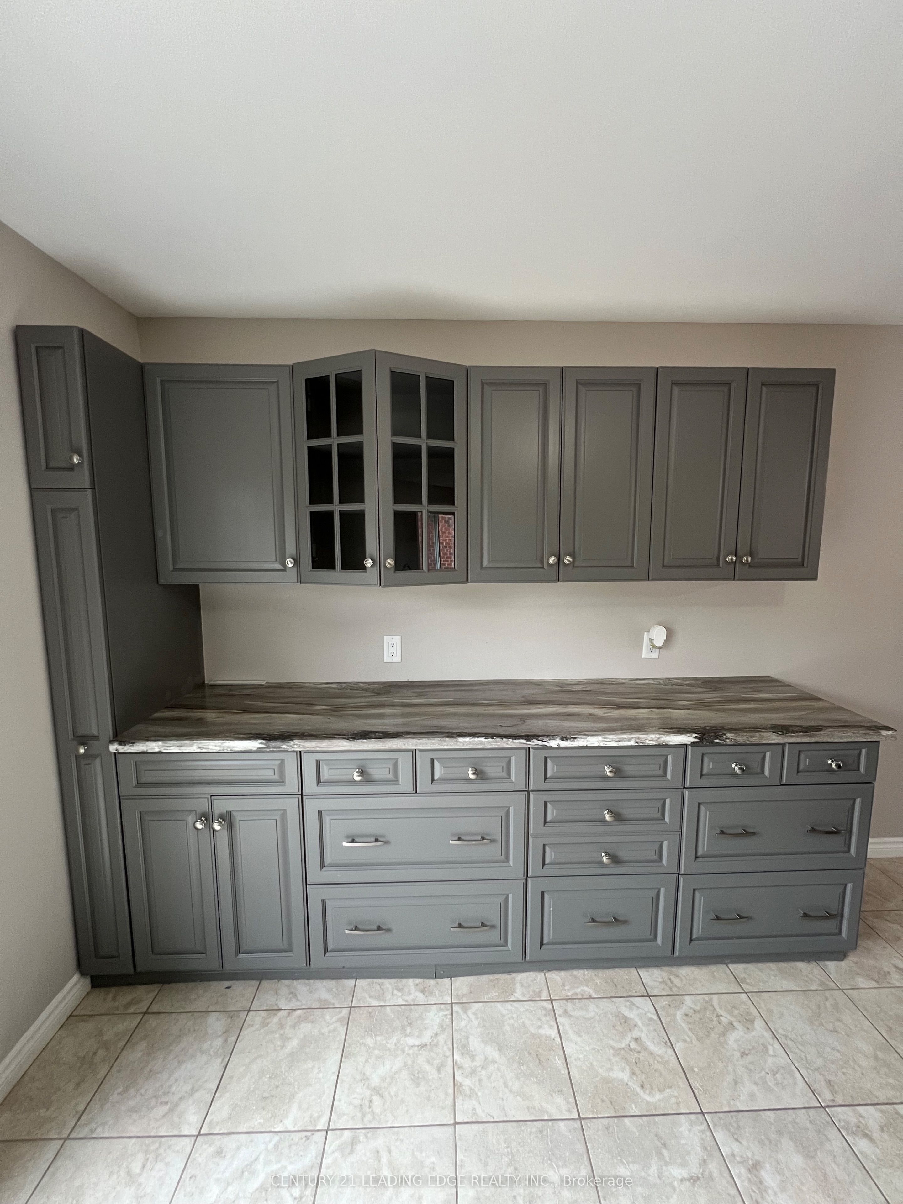 Additional image 4 of Upper-23 Dunsmore Lane, Barrie, ON, L4M 7A1