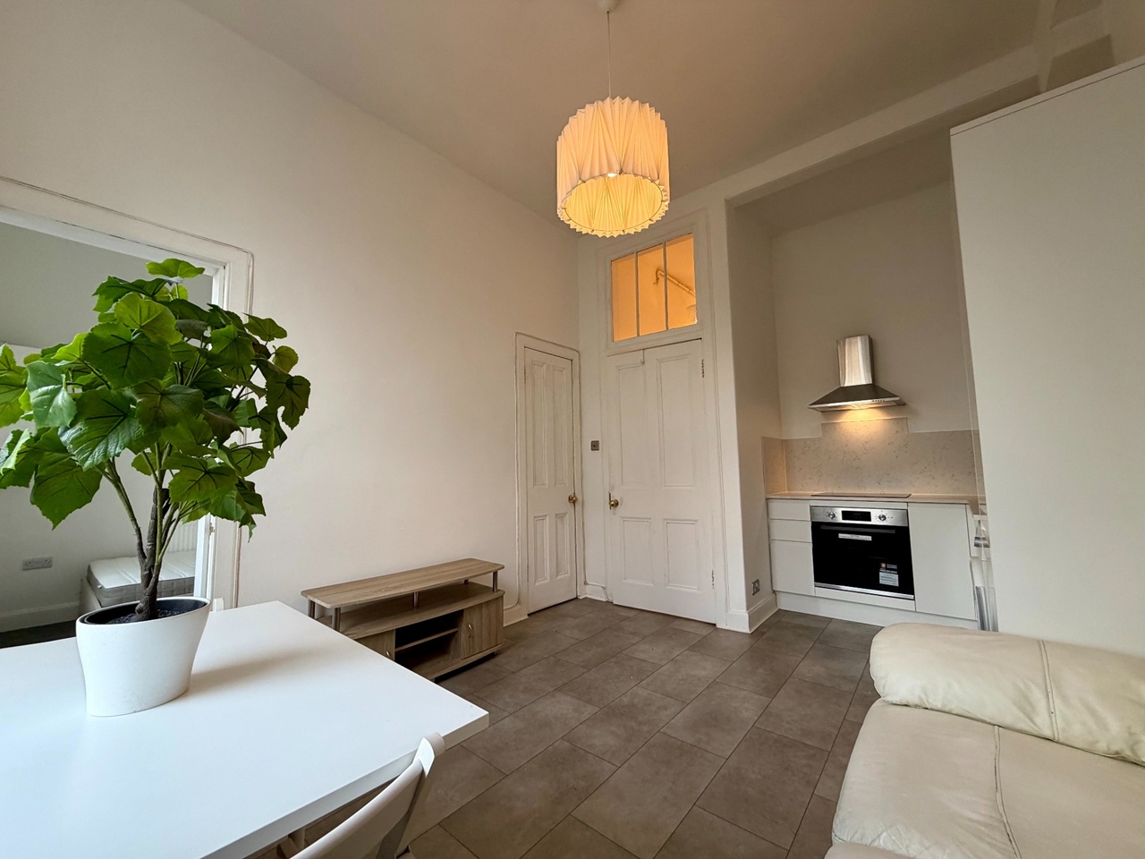 Additional image 3 of 2 Bed Flat, Montgomery St, EH7, N1 7GU