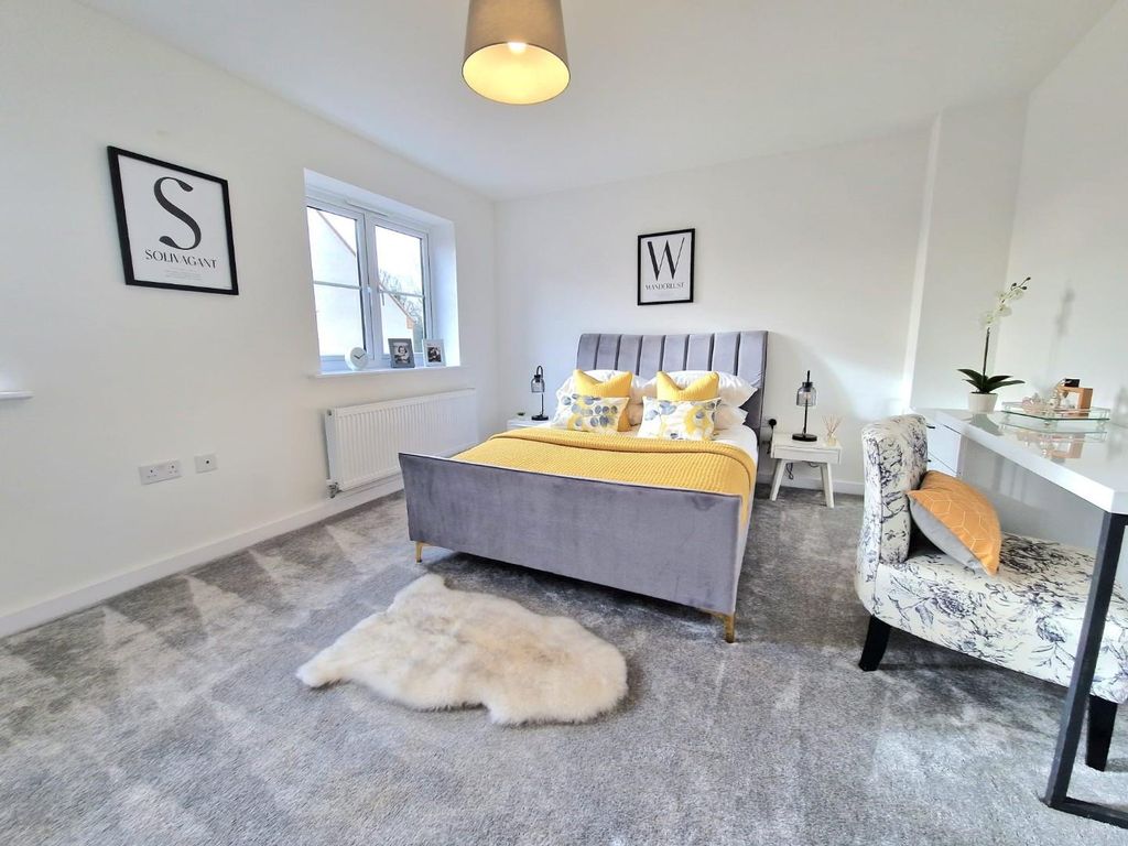 Additional image 2 of 3 bed detached house to rentPines Close, Kingsthorpe, Northampton NN2