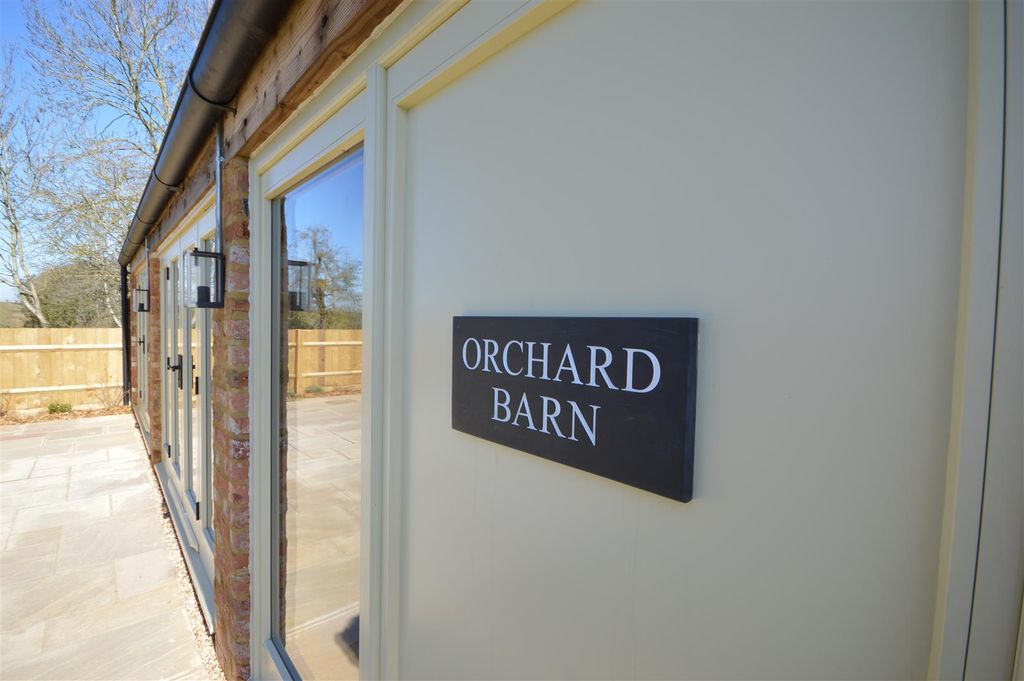 Additional image 2 of 3 bed barn conversion to rentHardwick Road, Wellingborough NN8