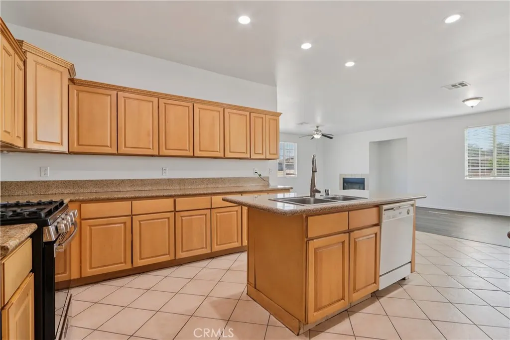 Additional image 37 of 548 Bloomington Avenue, Rialto, CA 92376