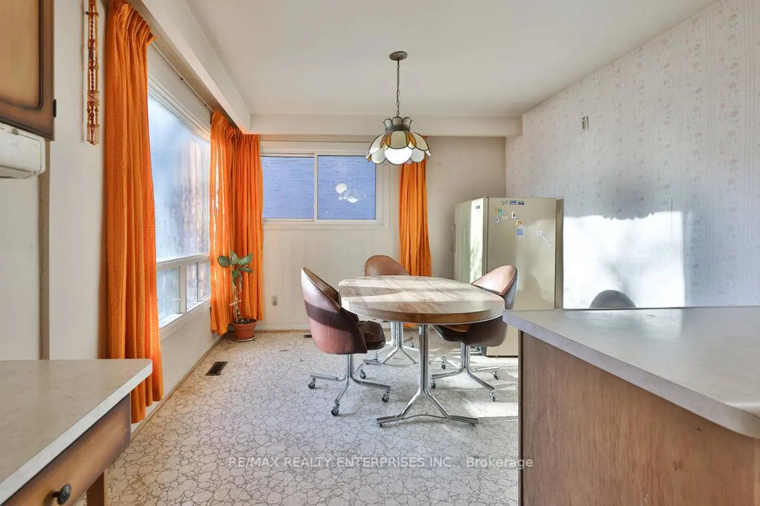 Additional image 6 of 2288 Hensall Street