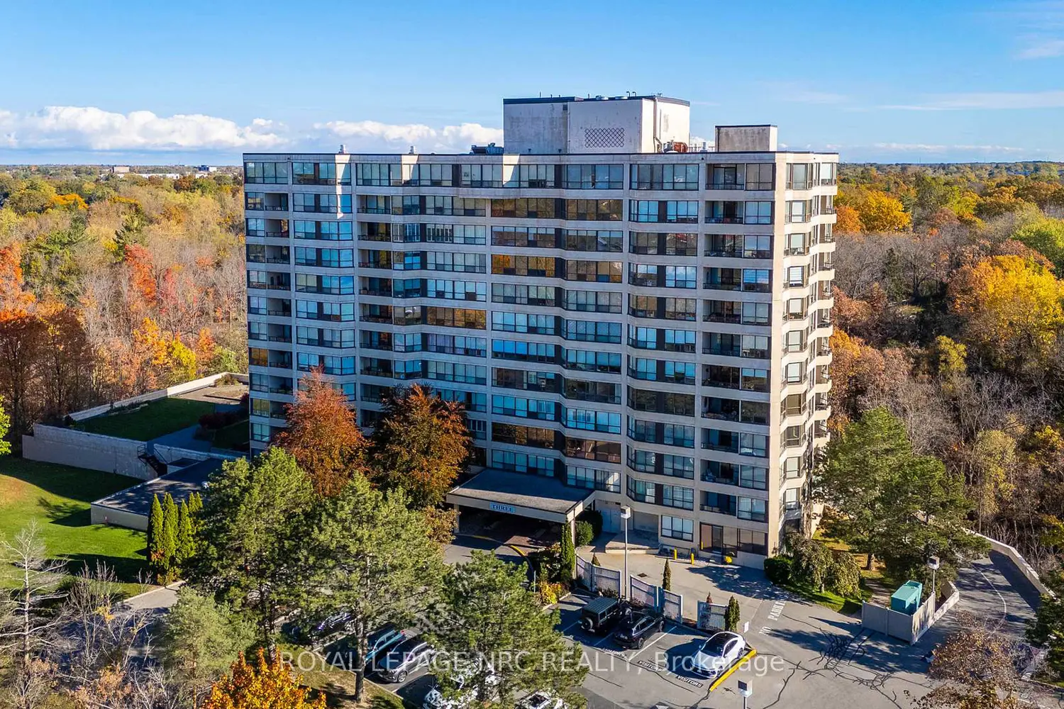 3 Towering Hts Boulevard 102