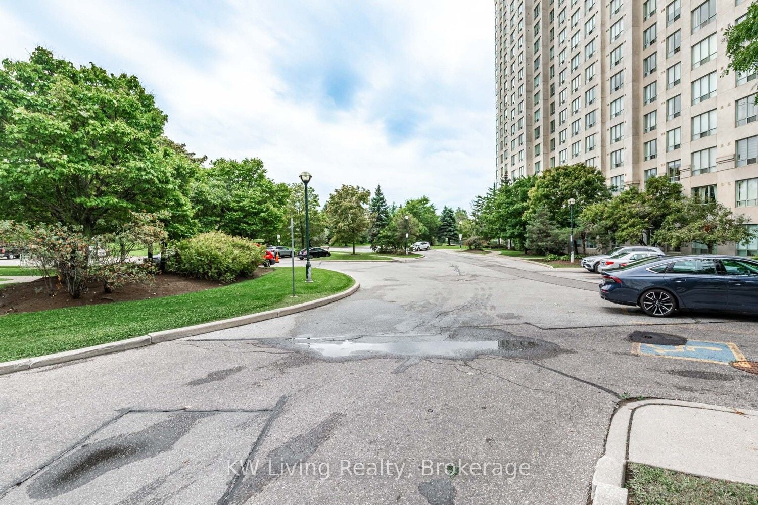 Additional image 2 of TH02-5039 Finch Avenue E, Toronto, ON, M1S 5L6