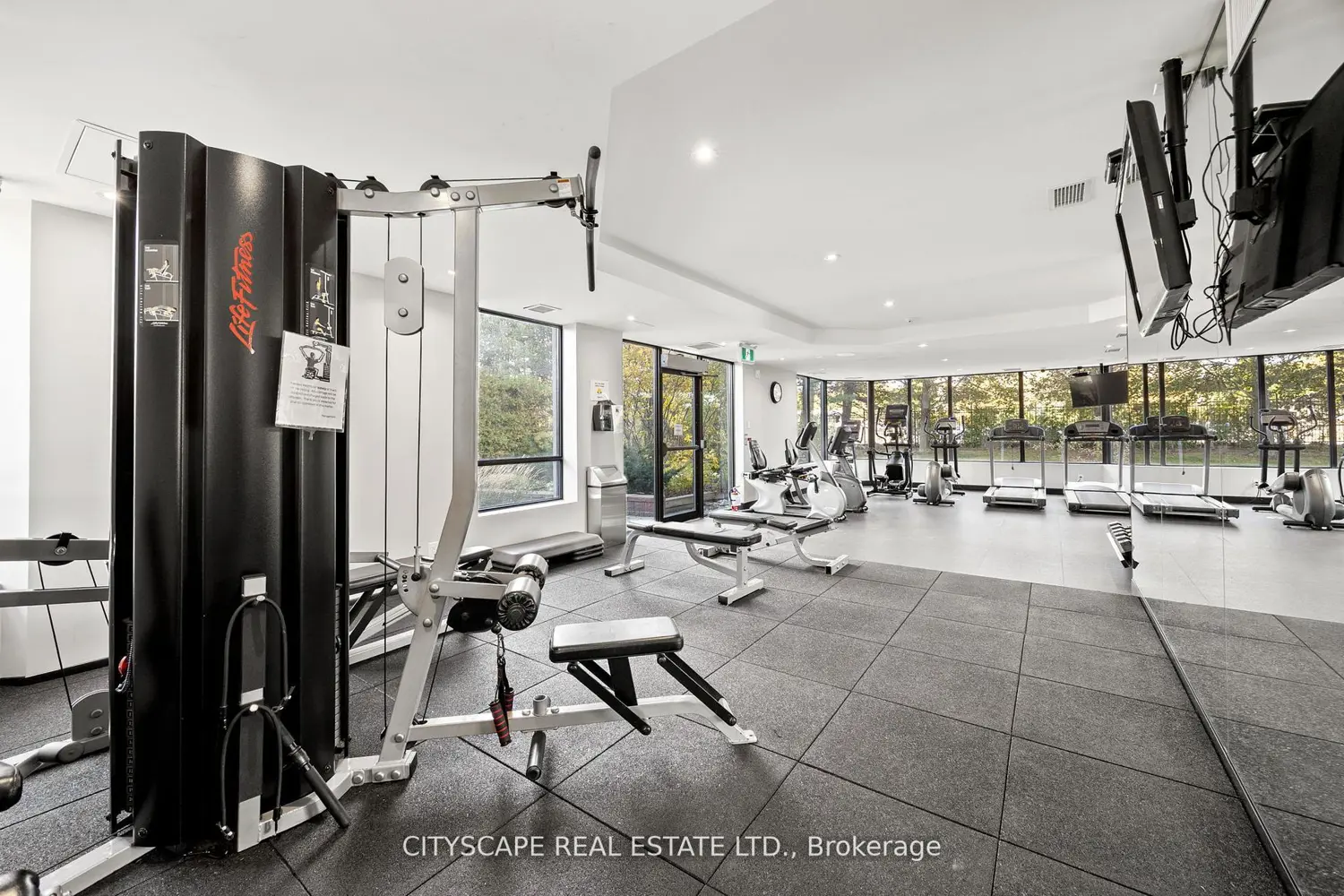 Additional image 20 of 7460 Bathurst Street 209