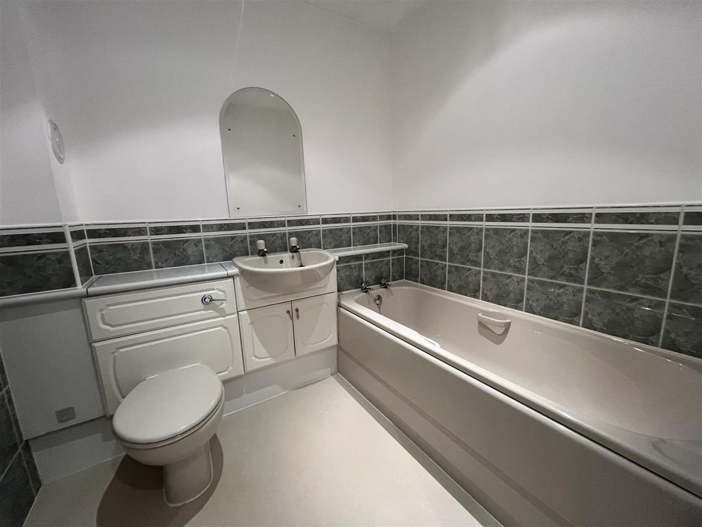 Additional image 10 of 2 bed flat to rentSouth Inch Court, Perth PH2