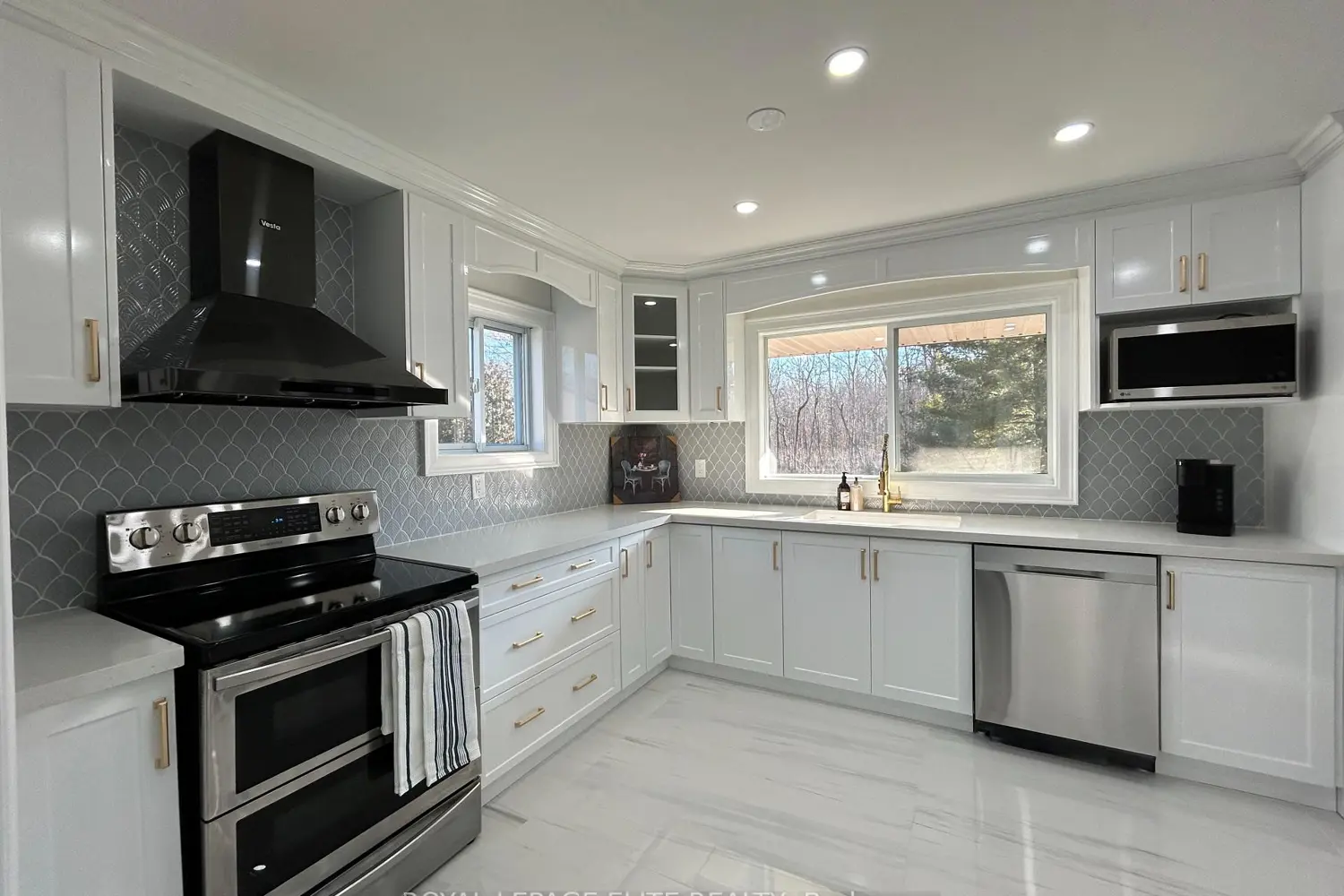 Additional image 13 of 8737 Lincoln Street