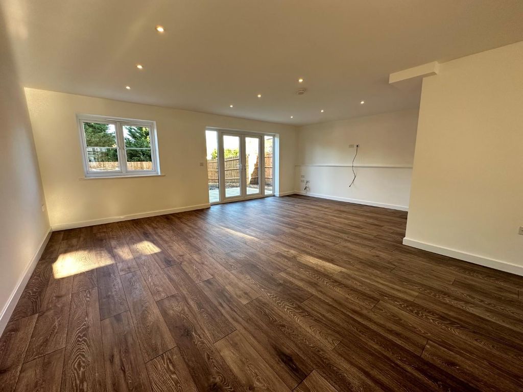Additional image 6 of 3 bed detached house to rentHarborough Road North, Kingsthorpe, Northampton NN2