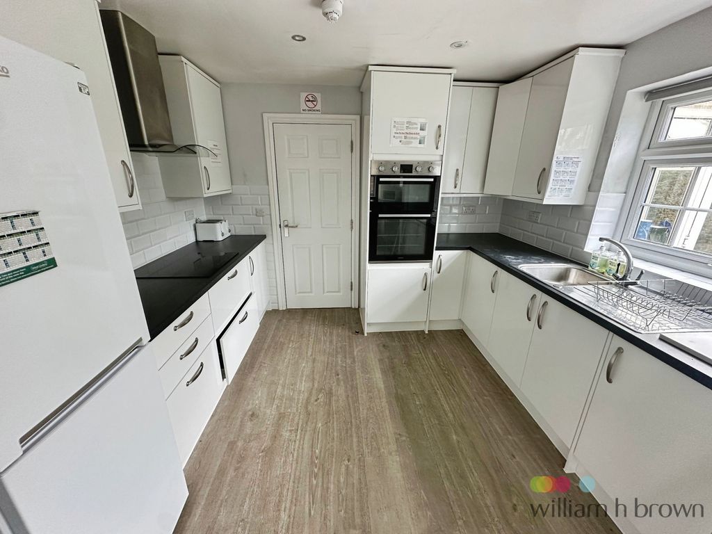 Additional image 2 of 6 bed detached house to rentManor Drive, Sudbrooke, Lincoln LN2