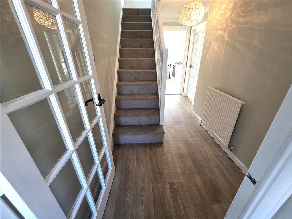 Additional image 7 of 3 bed detached house to rentTroon Place, Newton Mearns, Glasgow G77