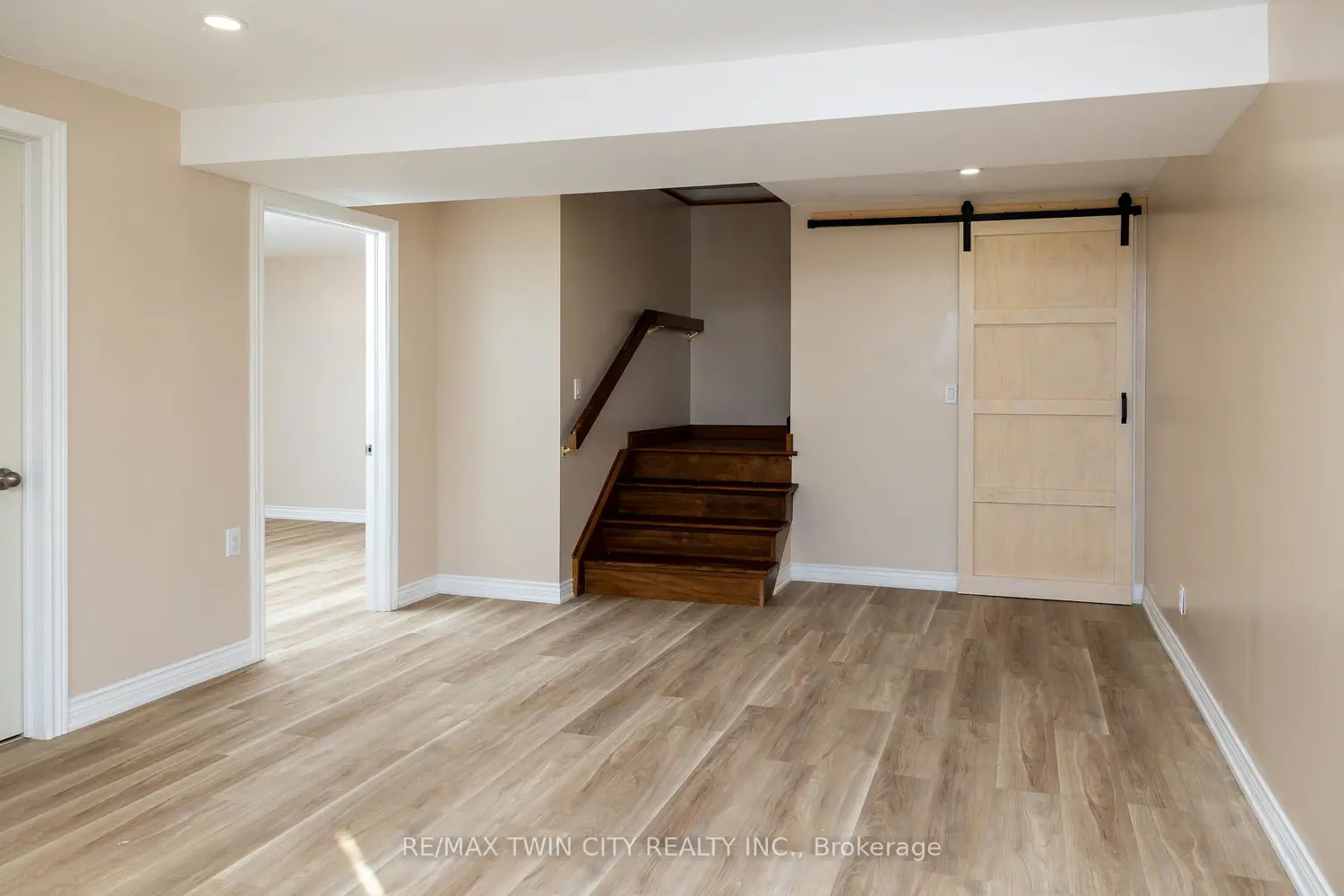 Additional image 17 of 4595 Kelvin Road