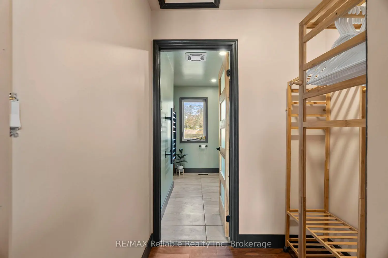 Additional image 12 of 43841 Cranbrook Road