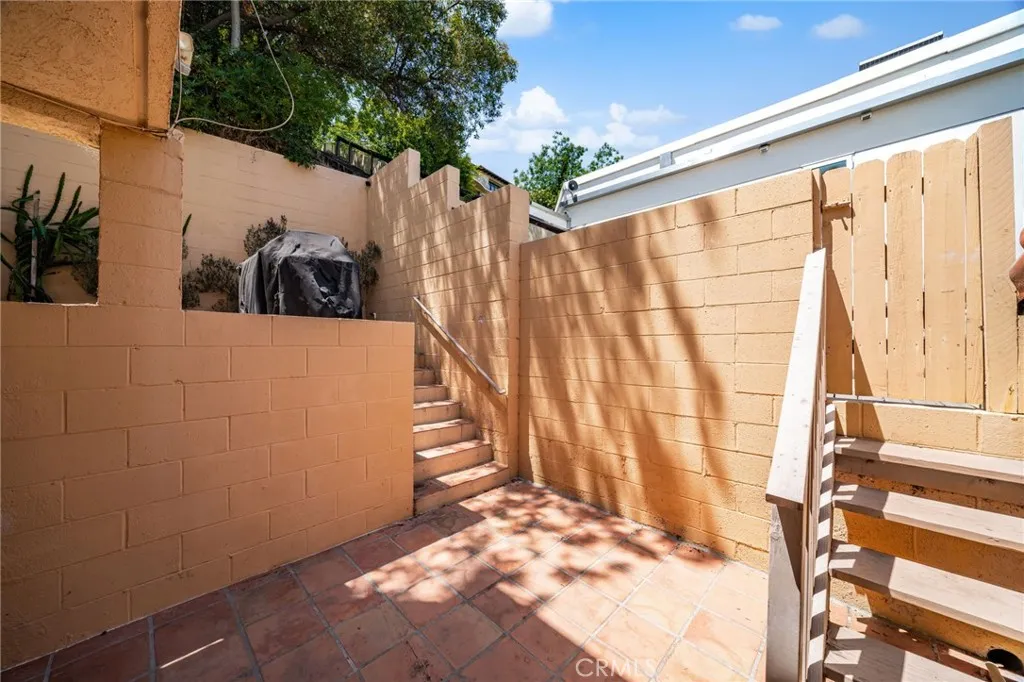 Additional image 50 of 3751 Prestwick Dr, Los Angeles, CA 90027