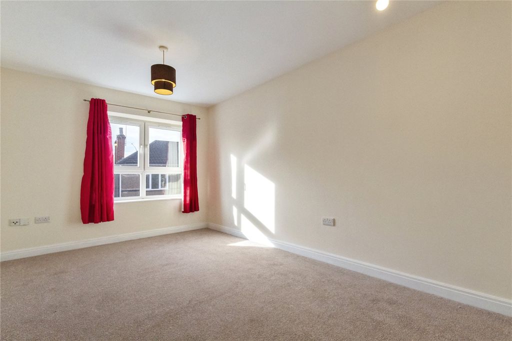 Additional image 3 of 2 bed flat to rentWillingham Court, Grimsby DN32