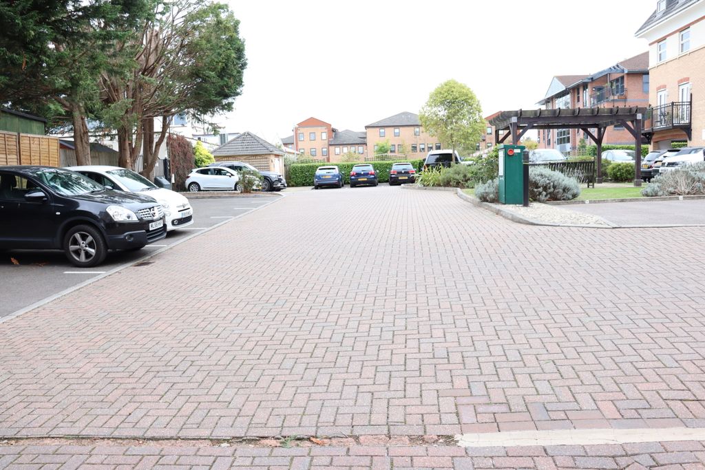 Additional image 13 of 1 bed flat to rentProspect Place, Hipley Street, Woking GU21