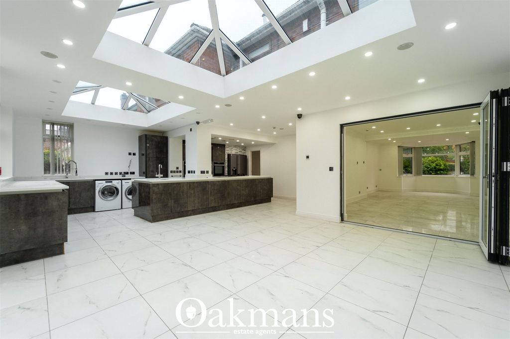 Additional image 3 of 6 bed detached house to rentYew Tree Lane, Solihull, West Midlands B91