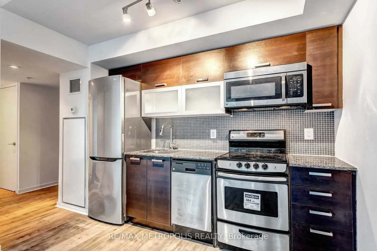 Additional image 3 of 36 Lisgar Street 712E