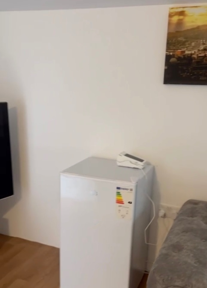 Additional image 4 of Studio Flat, Burdiehouse Rd, EH17, N1 7GU