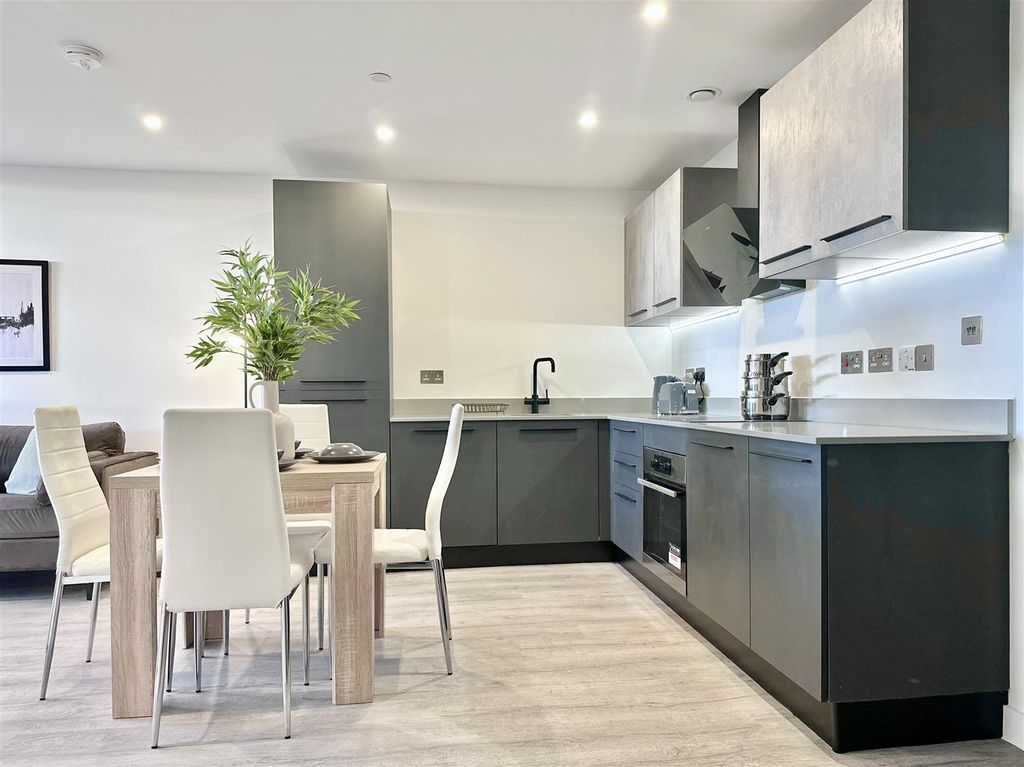 Additional image 6 of 2 bed flat to rentEboracum Way, York YO31