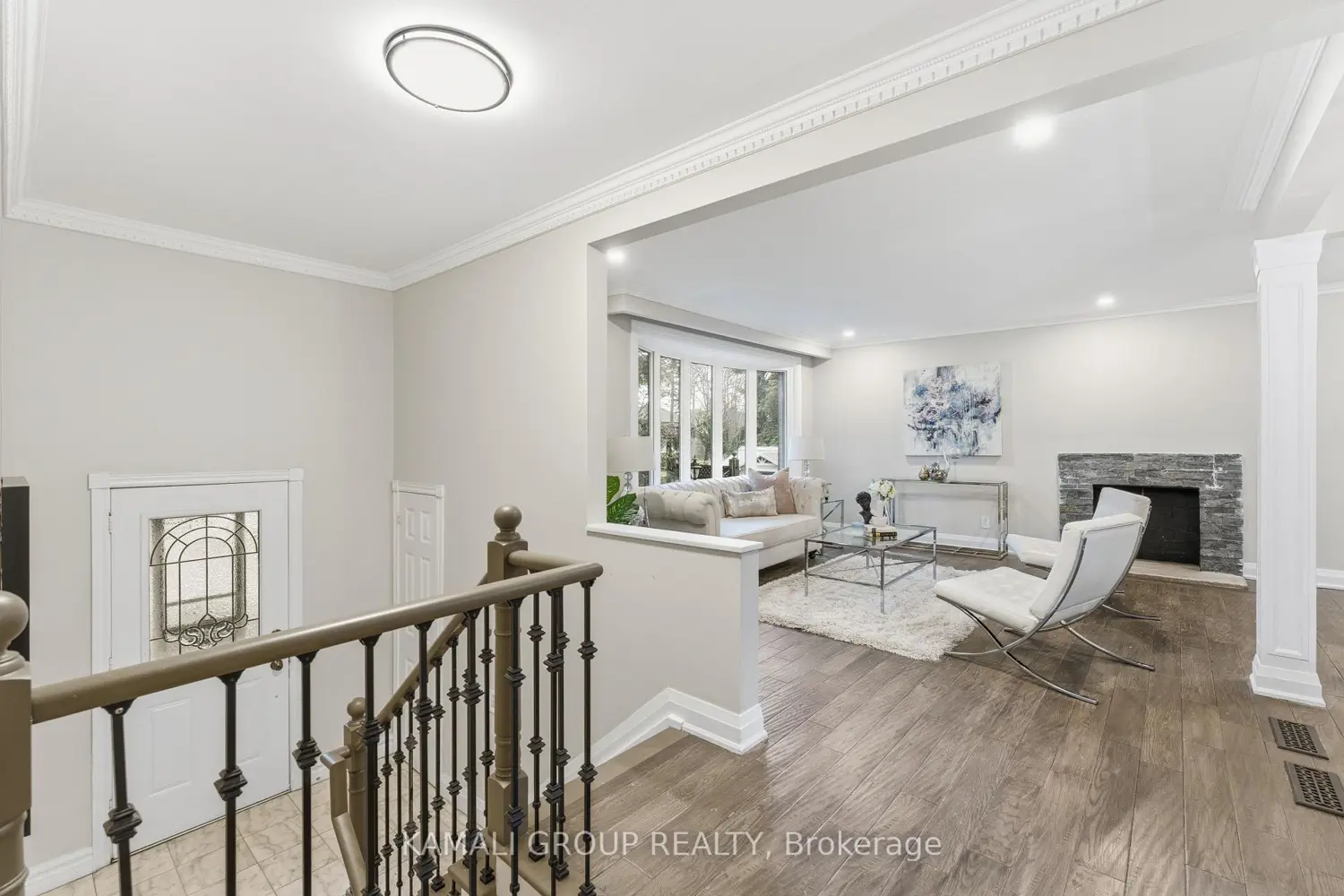156 Trayborn Drive photo 2