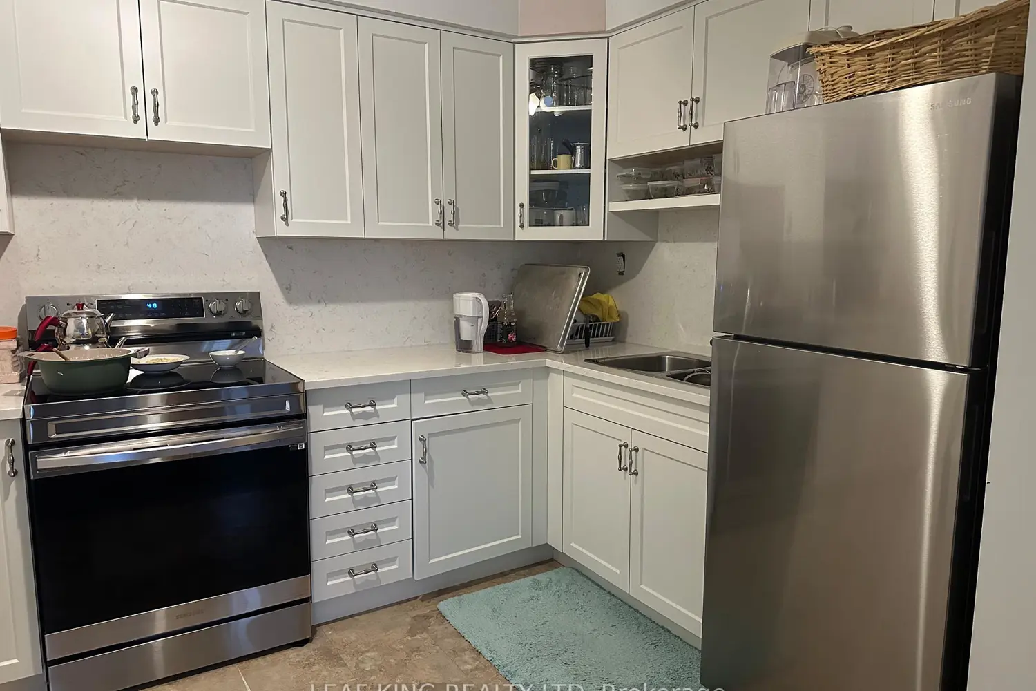 Additional image 4 of 8 Woodman Drive 401