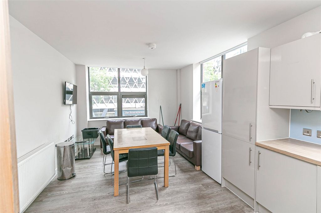 6 bed shared accommodation to rentCrown House, 37-41 Prince Street, City Centre, Bristol BS1 photo 2