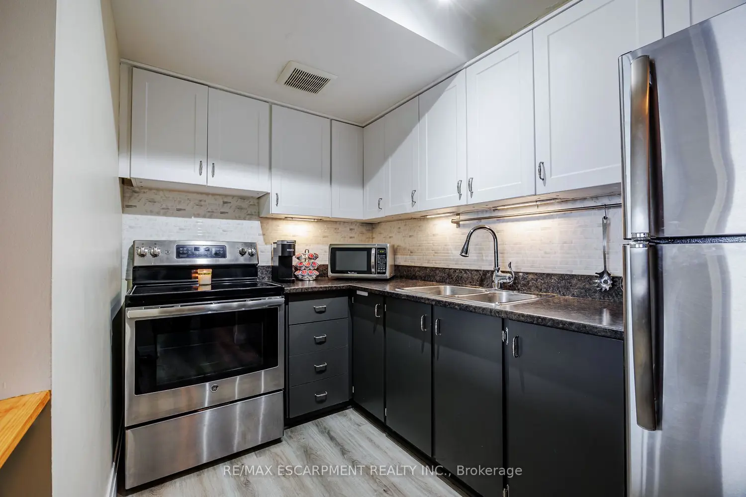 Additional image 6 of 150 Charlton Avenue 2604