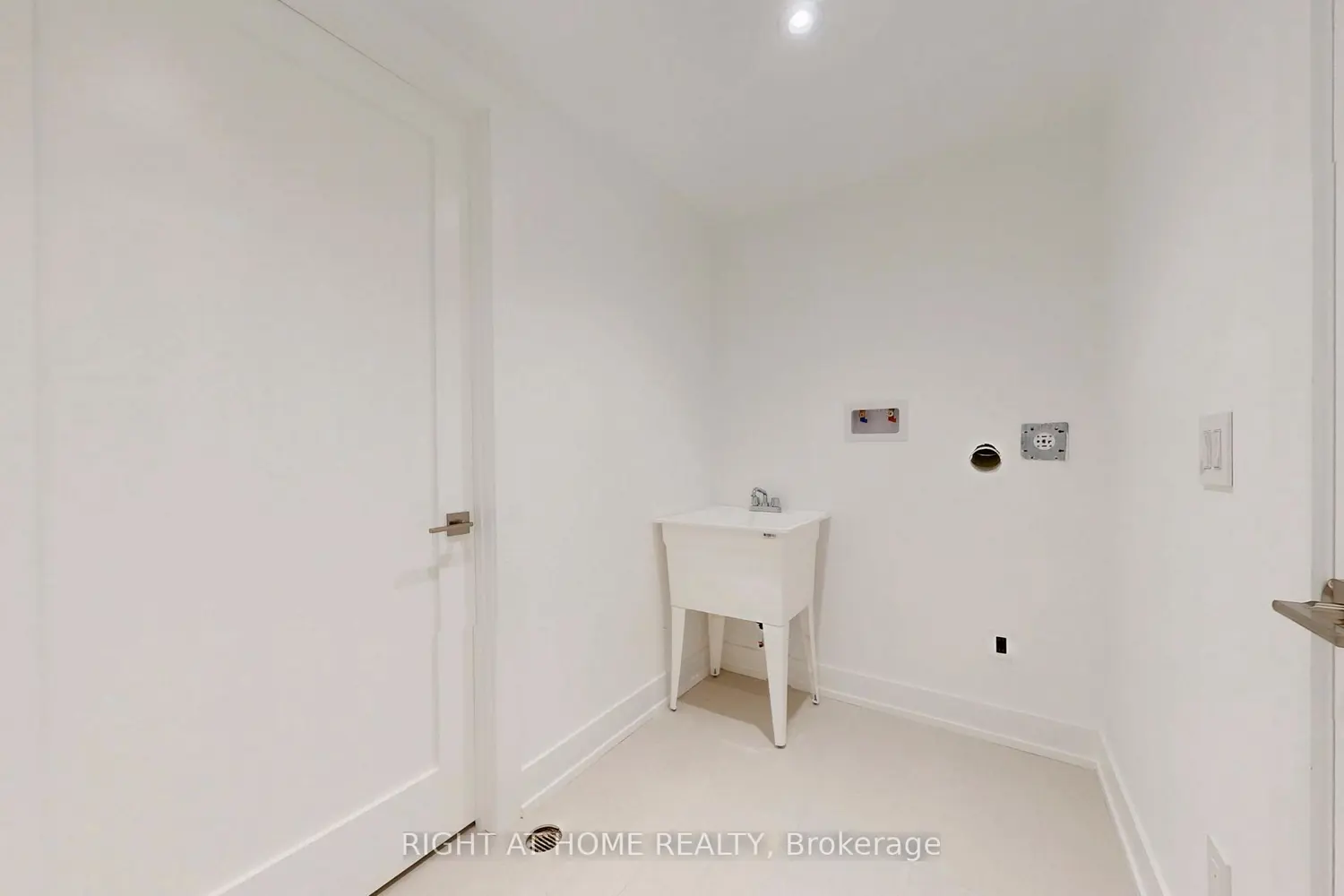 Additional image 15 of 19 Putney Road