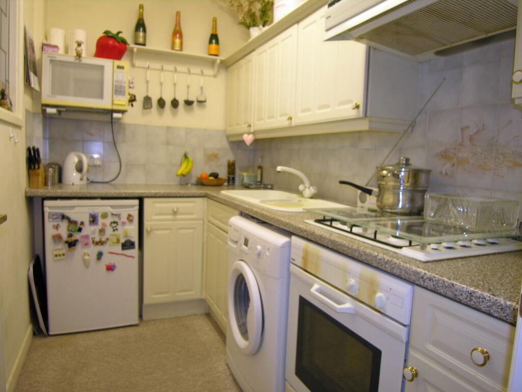 Additional image 9 of 2 bedroom Second Floor Flat in Bournemouth