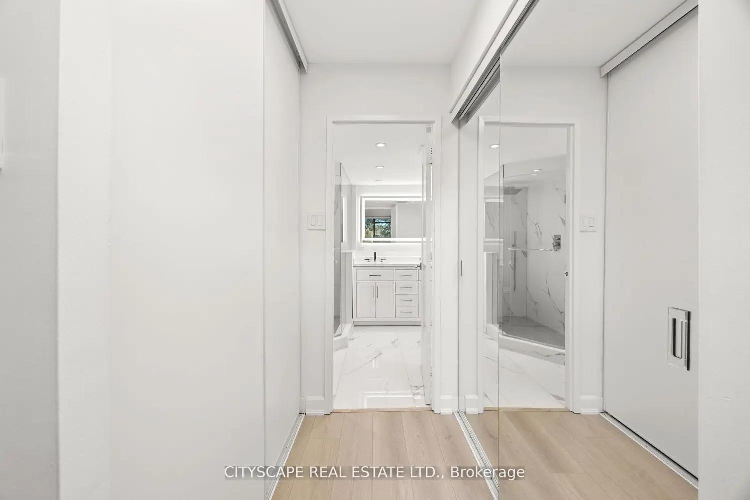 Additional image 15 of 7460 Bathurst Street 209