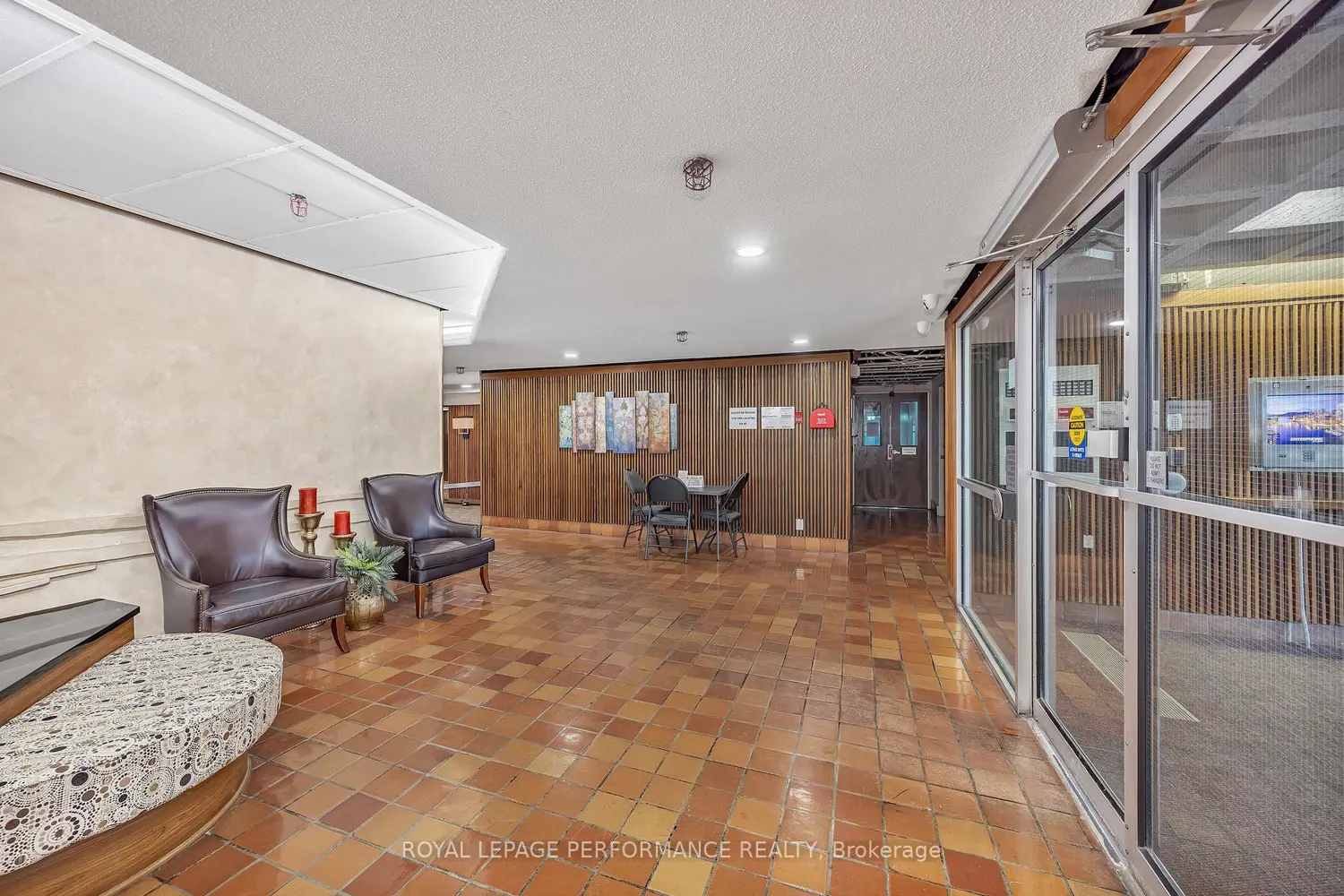 415 Greenview Avenue 308 photo 4