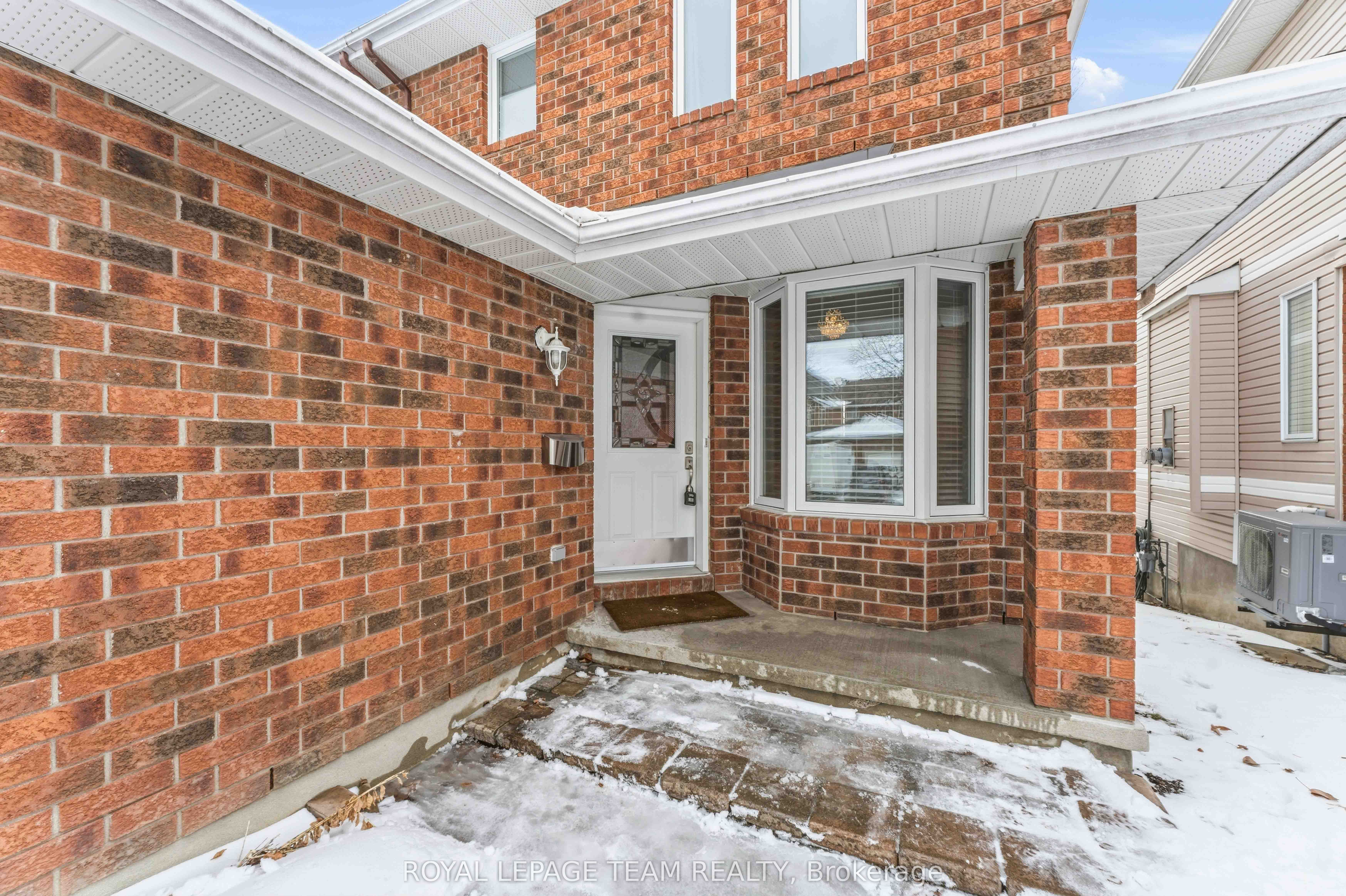 Additional image 2 of 27 Highmont Court, Ottawa, ON, K2T 1B3