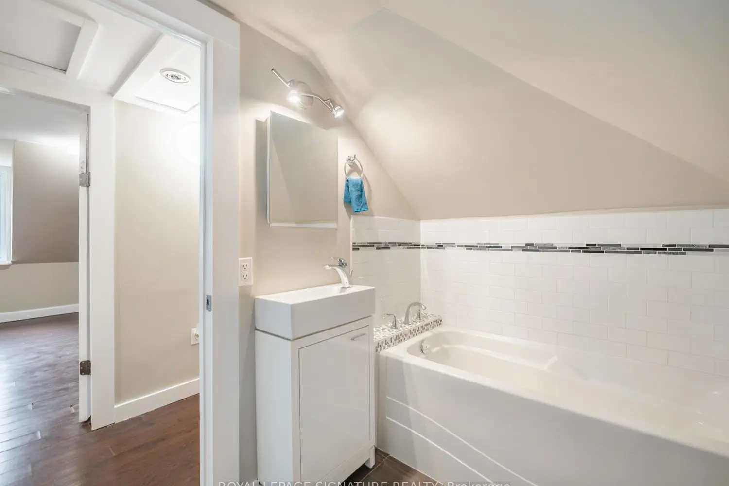 Additional image 13 of 79 Poyntz Street