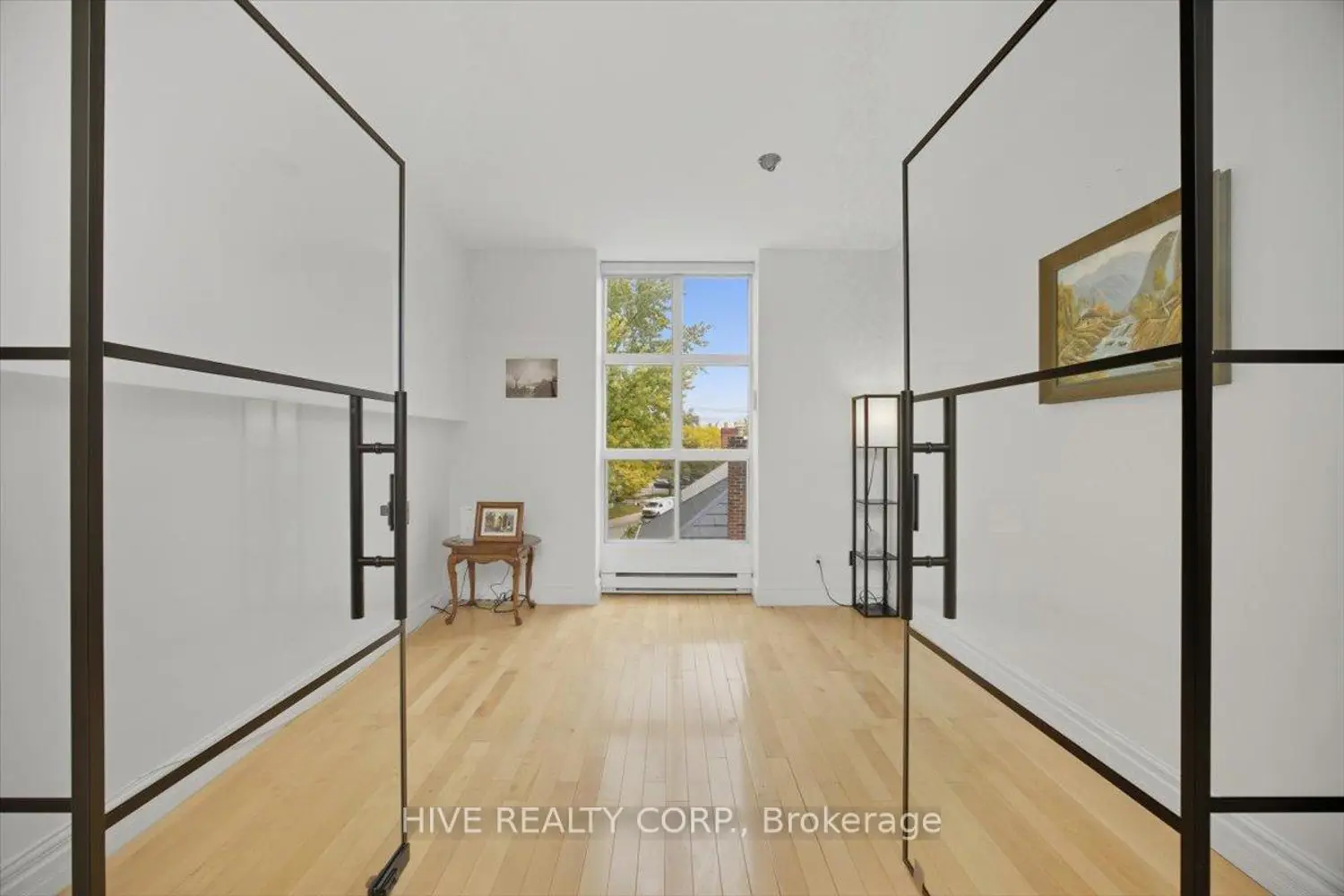 Additional image 10 of 957 Broadview Avenue D