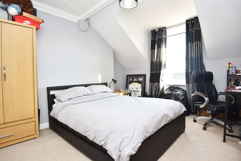 Additional image 13 of 5 bed property to rentWest End Avenue, Harrogate HG2