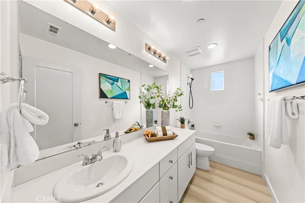 Additional image 70 of 114 Cultivate, Irvine, CA 92618